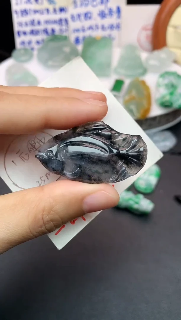 颈饰未镶嵌翡翠吊坠