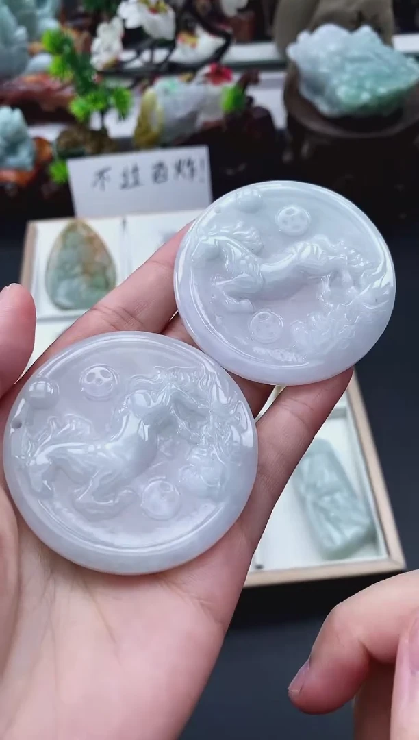 翡翠未镶嵌颈饰天然缅甸A货翡翠随机发一件