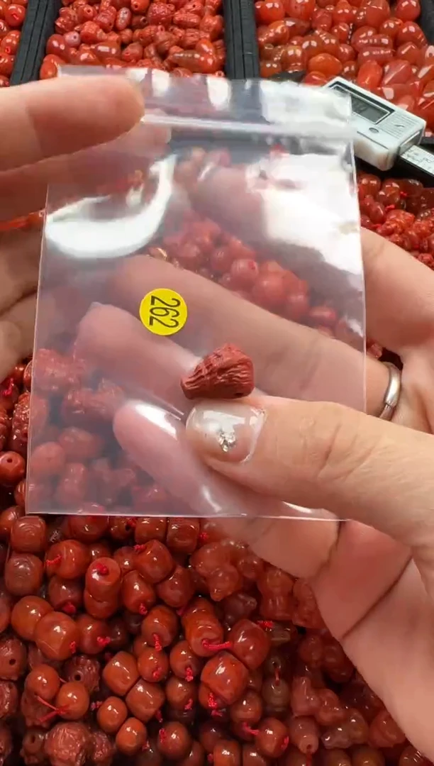 【闪购商品】南红玛瑙颈饰未镶嵌1