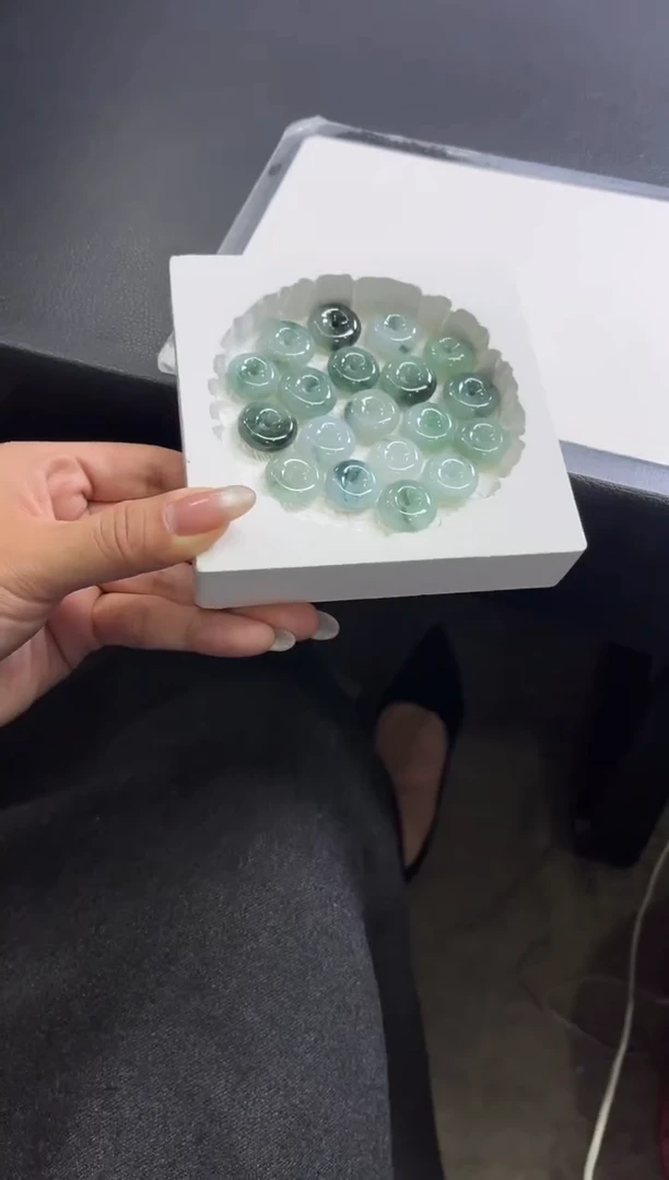 颈饰未镶嵌翡翠T186 /多样性发一件/配绳子