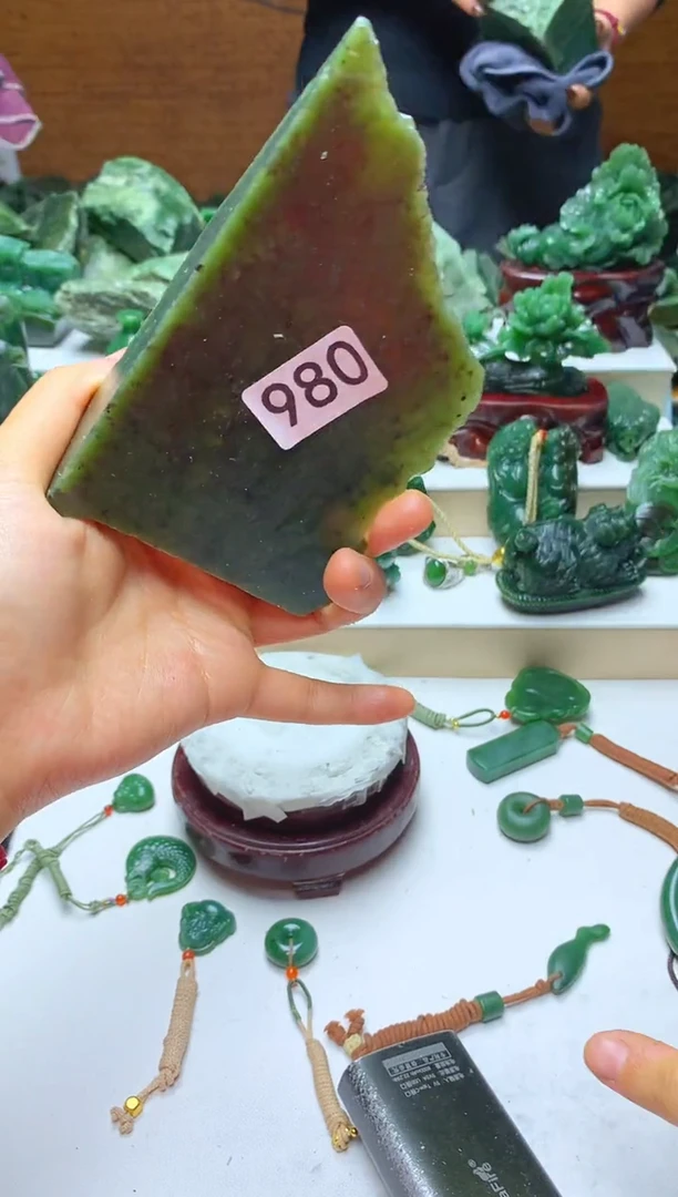 未镶嵌和田玉摆件1