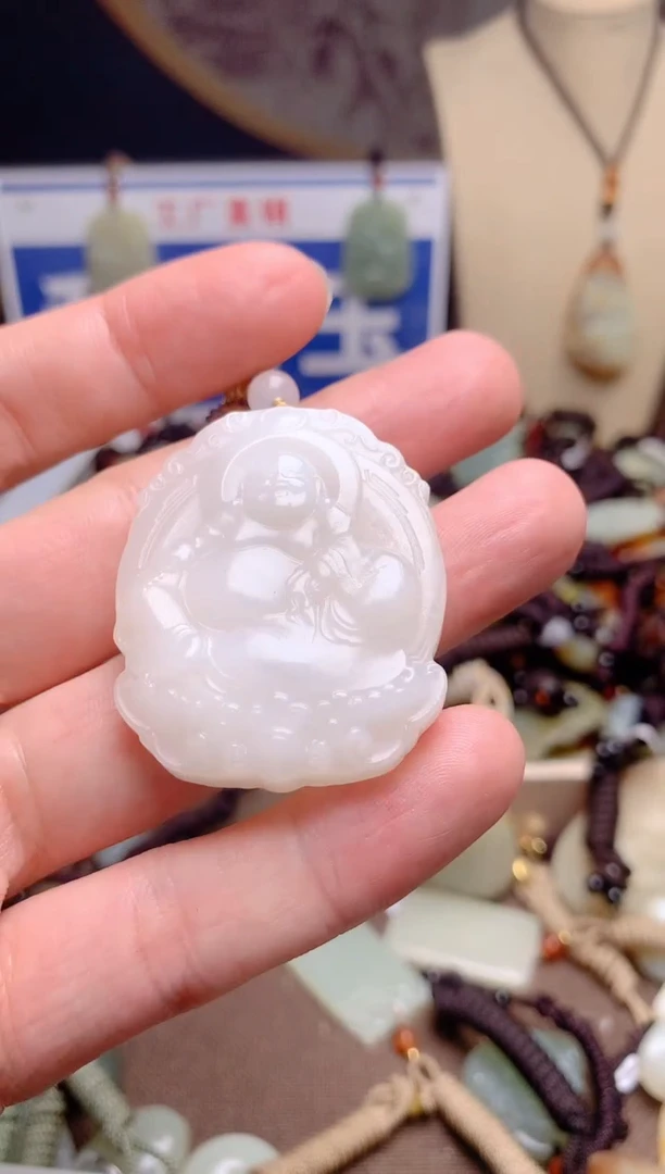 和田玉未镶嵌颈饰1