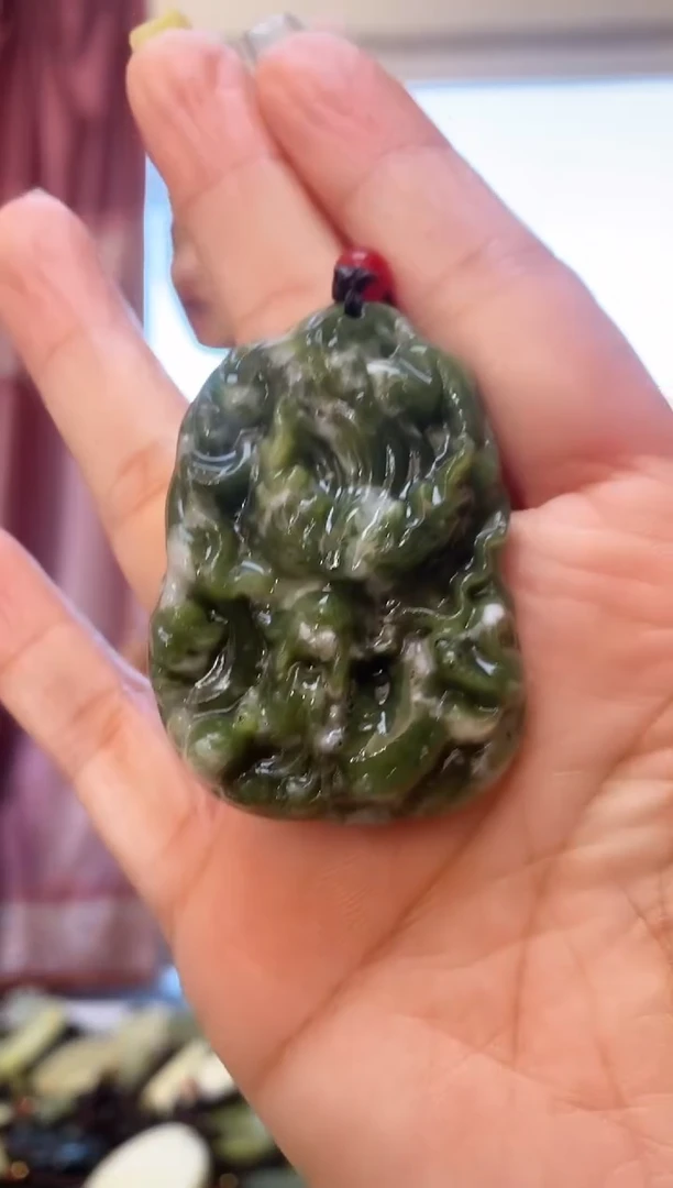 未镶嵌岫玉吊坠