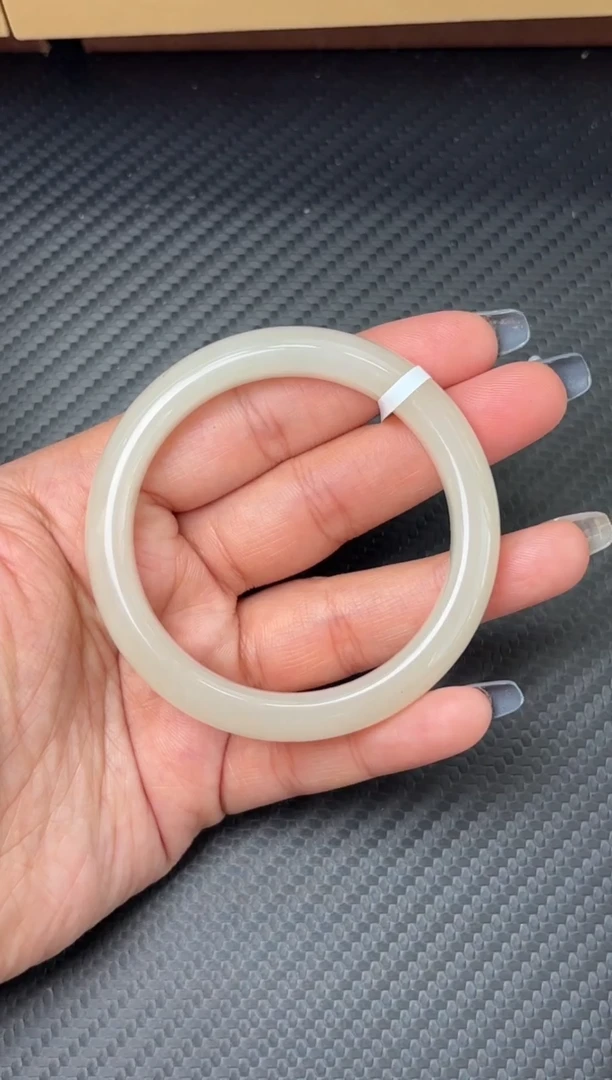 未镶嵌手镯和田玉黑山微色差53mMh