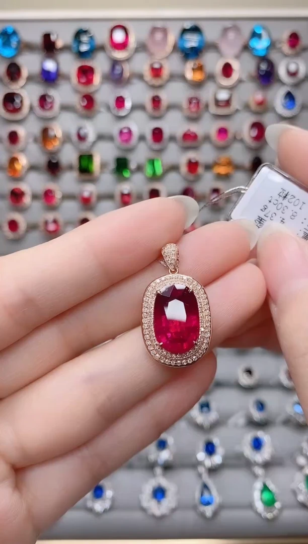 【闪购商品】红色碧玺18K金吊坠18K金镶嵌.