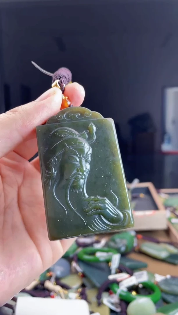 颈饰未镶嵌和田玉1