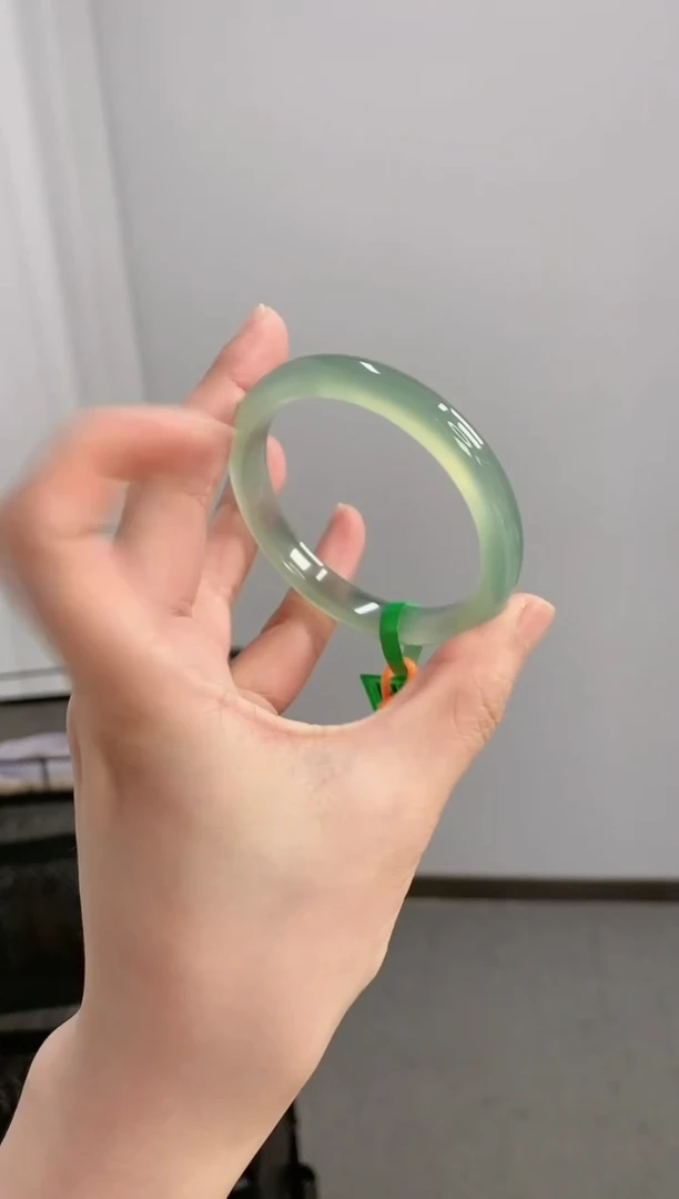 【闪购商品】玛瑙/玉髓手镯未镶嵌54圈