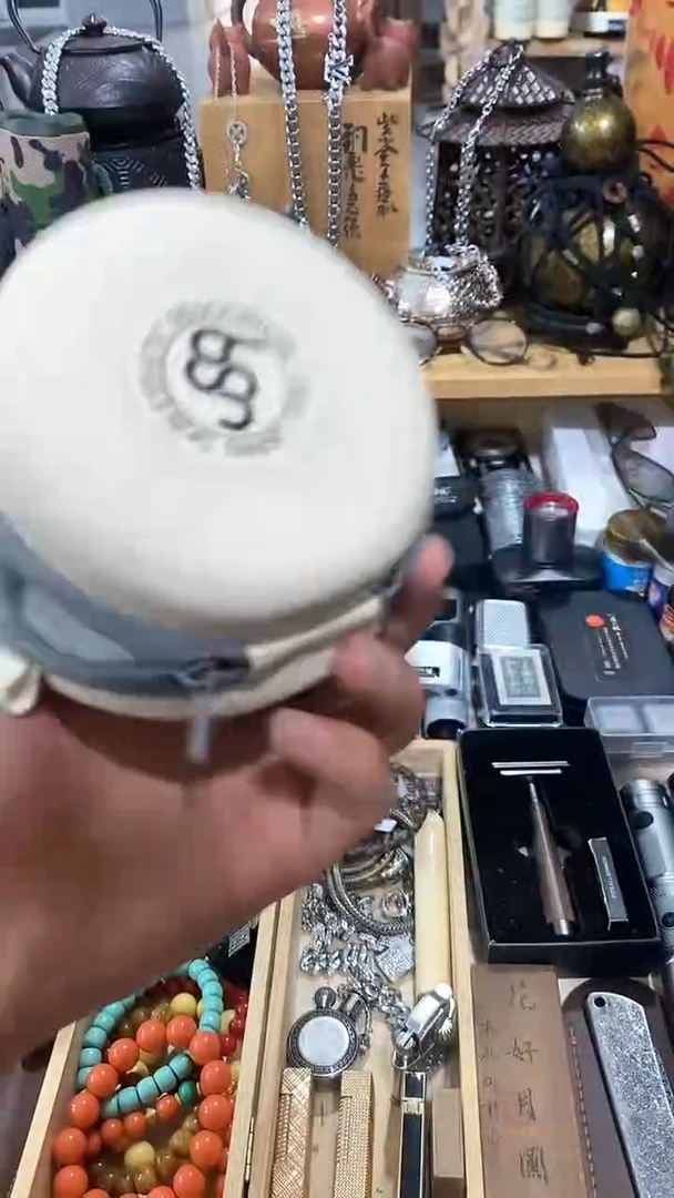 瓷片闪购商品  如图所示