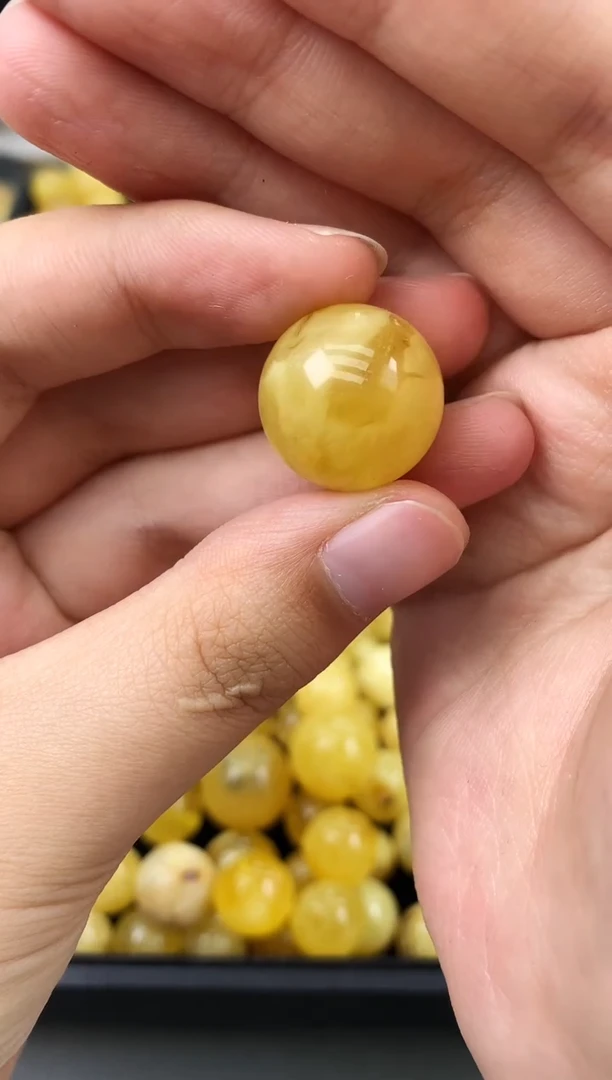 未镶嵌琥珀珠宝奇石227