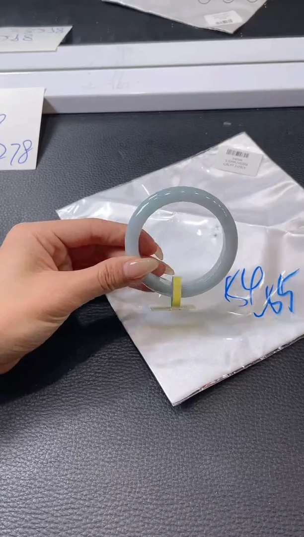 【闪购商品】翡翠手镯未镶嵌手镯