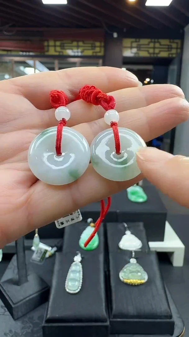 颈饰未镶嵌翡翠平安扣挂件多样性发其一