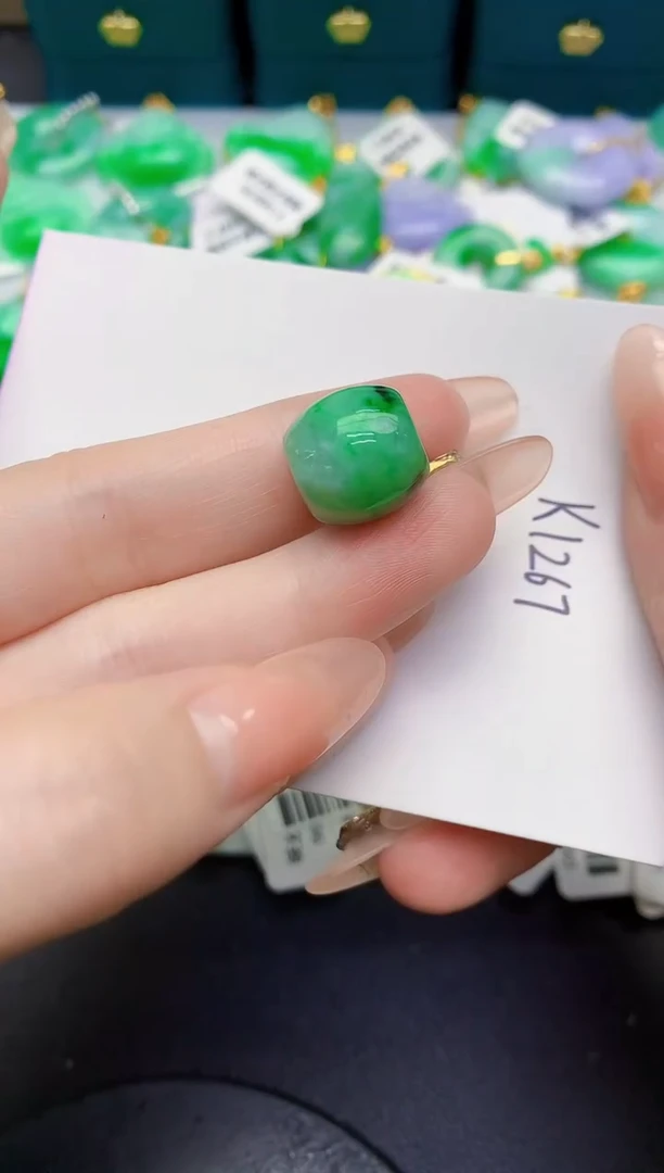 颈饰未镶嵌翡翠缅甸天然翡翠A货