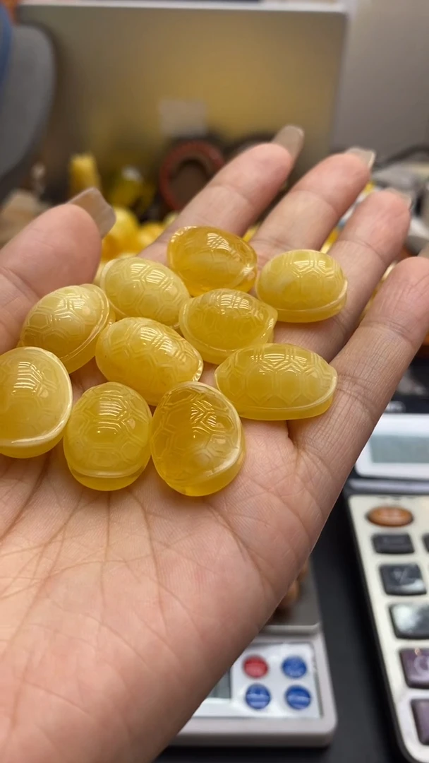 琥珀未镶嵌珠宝奇石2552多样性发其一