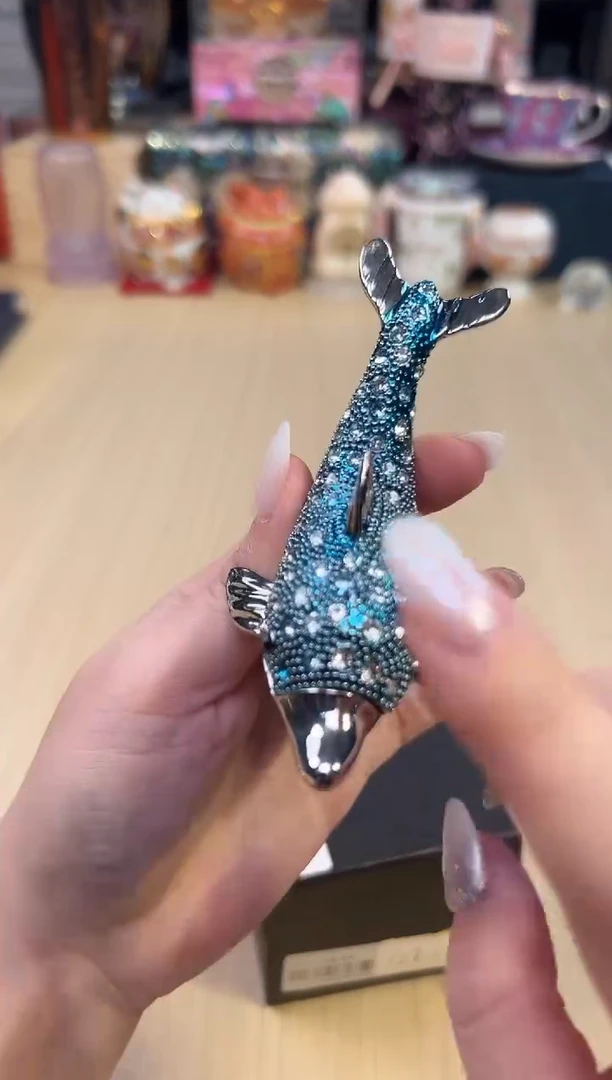 121蓝色满钻海豚
