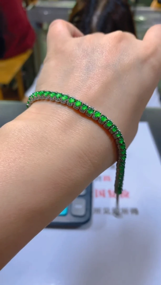 未镶嵌手链翡翠多样性发一