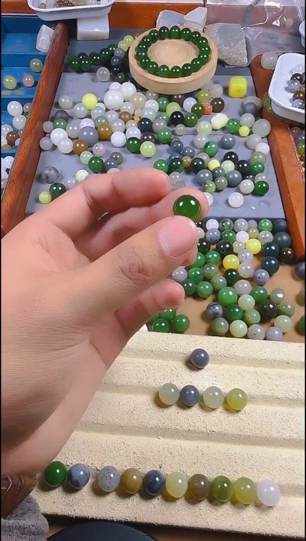 未镶嵌手链和田玉卡12俄罗斯碧玉散珠有黑点