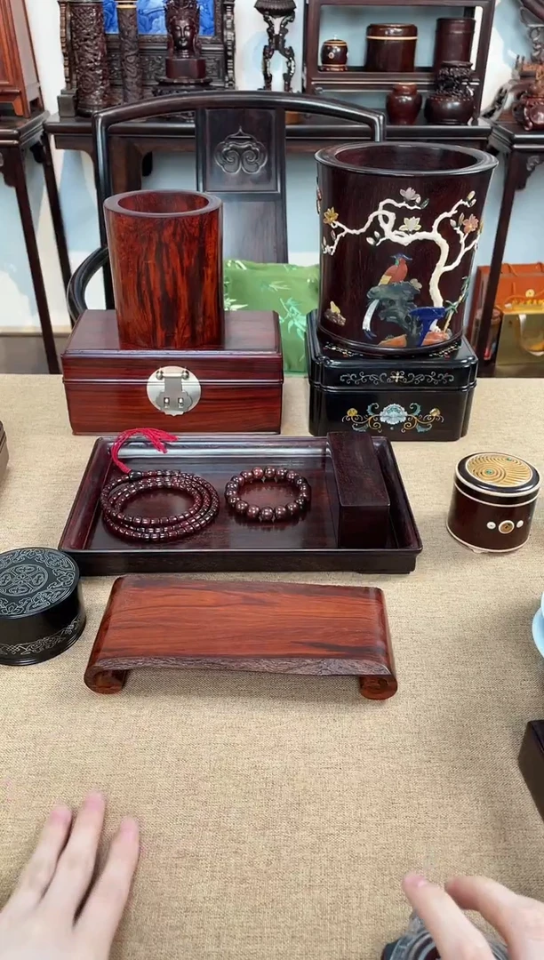 紫檀木类成套家具一木挖底座