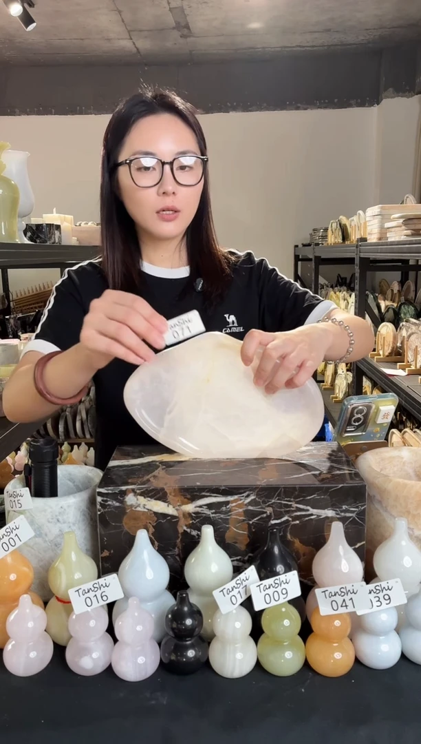 石材071粉玉云朵盘补胶