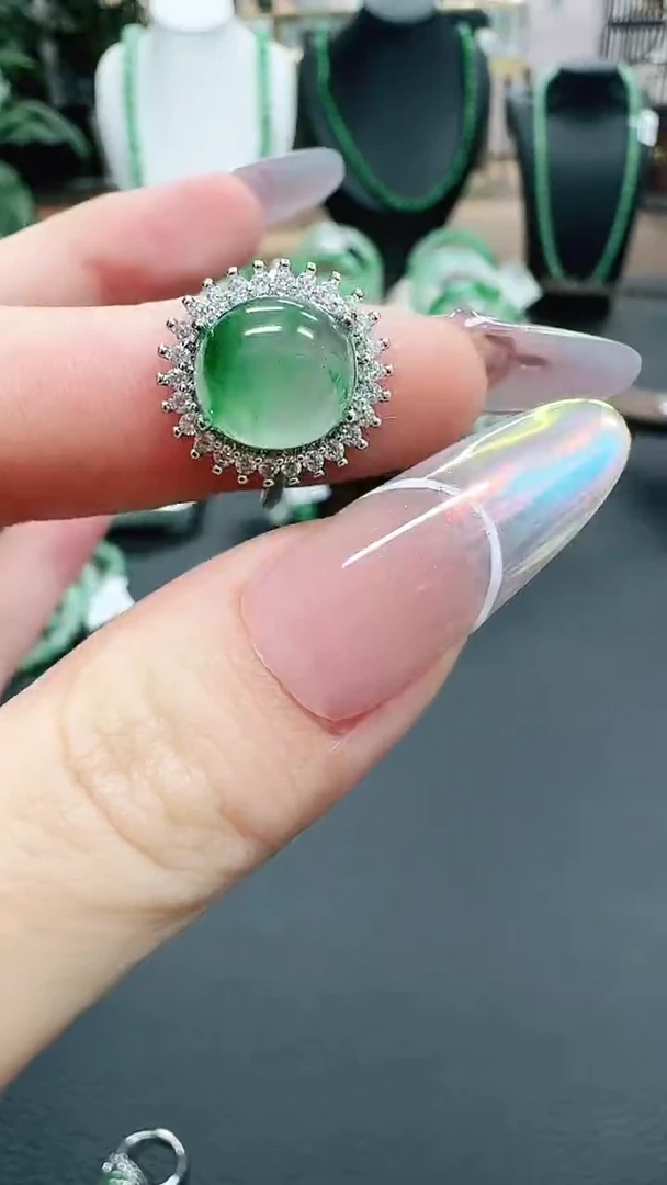 未镶嵌1石英质玉（非洲翠）/0635