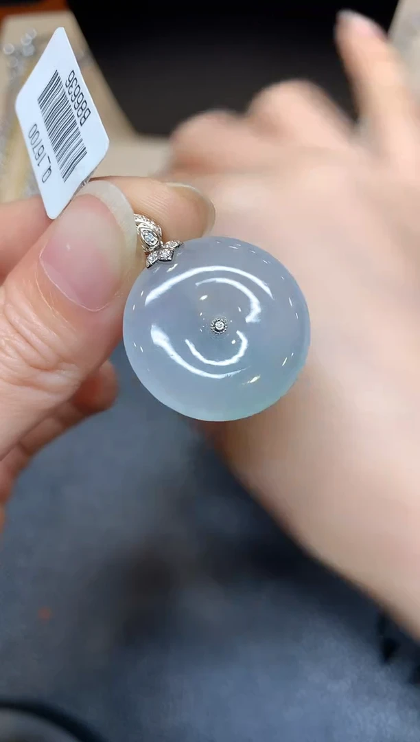 【闪购商品】翡翠颈饰18K金镶嵌【无鉴赏期