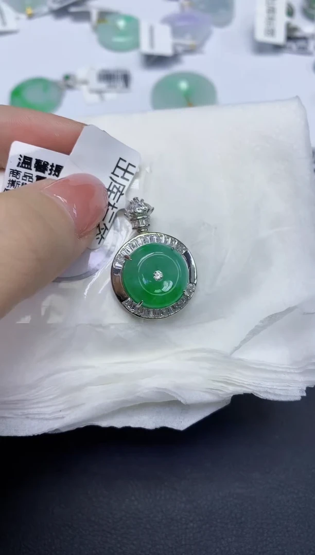 颈饰未镶嵌翡翠天然缅甸翡翠A货多样性发一件