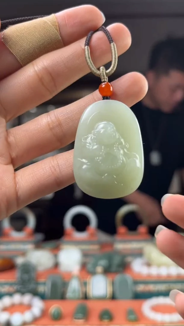 和田玉未镶嵌颈饰佩佩
