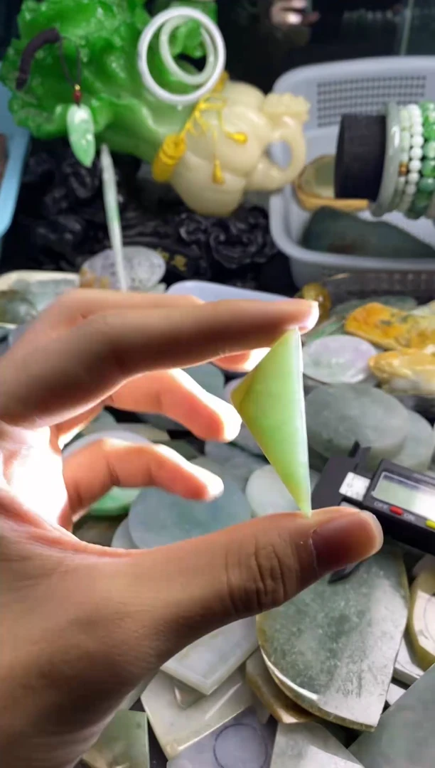 未镶嵌定制翡翠A货翡翠