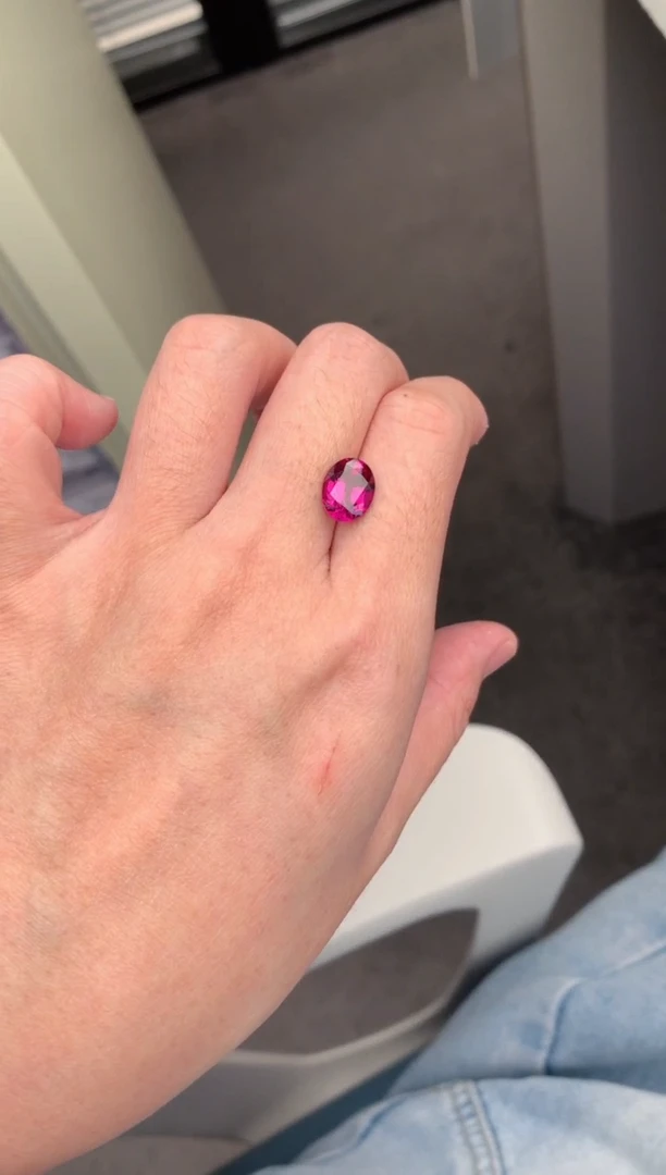 未镶嵌裸石石榴石3.4ct 镁铝榴石 定制 BA