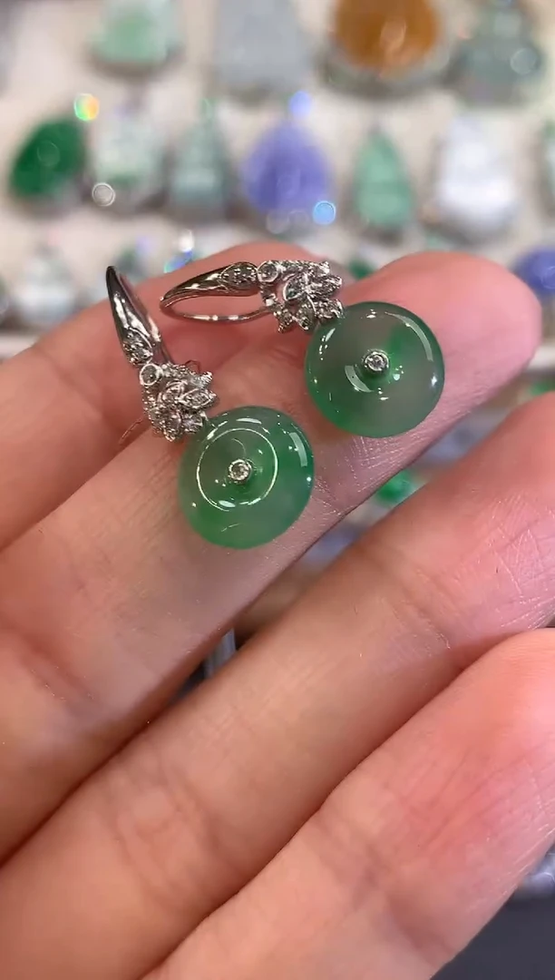 18K金镶嵌翡翠耳饰q11