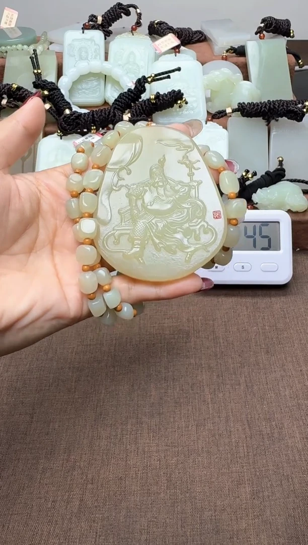 颈饰未镶嵌和田玉1