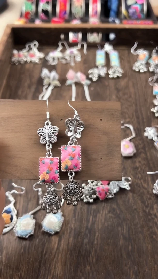 【闪购商品】织绣民族风老绣饰品200