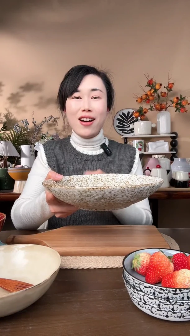 【闪购商品】瓷片9.8英寸异形粗陶气孔碗微瑕
