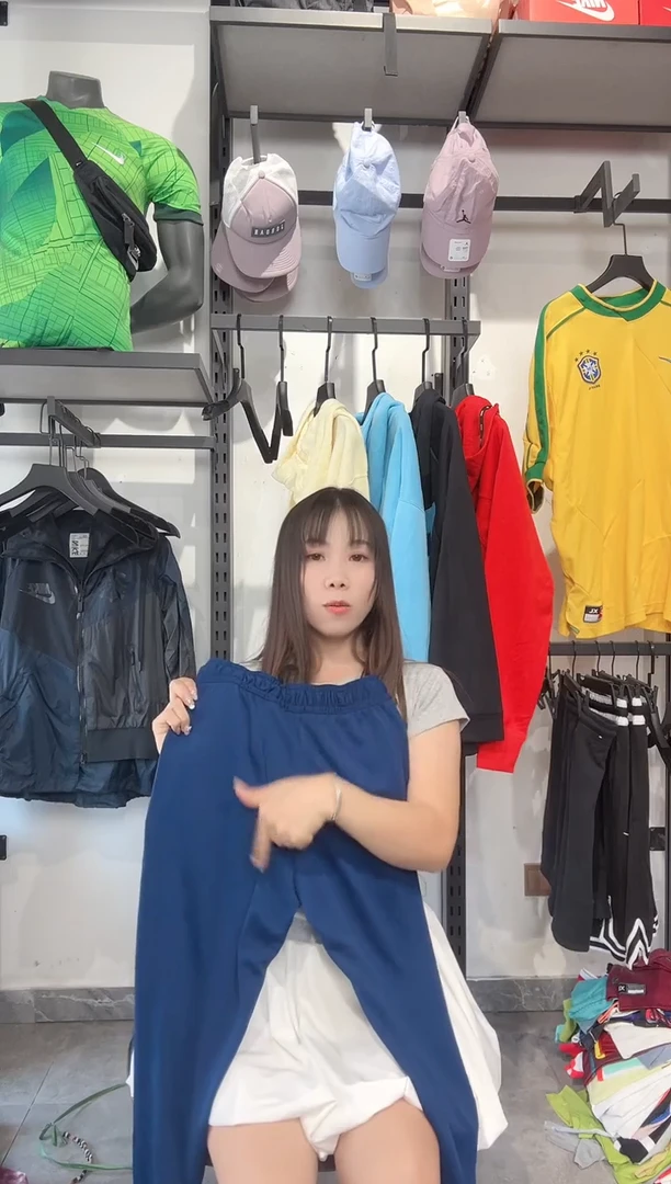 1275 编码 瑕疵款直播间过款为准 尺码140