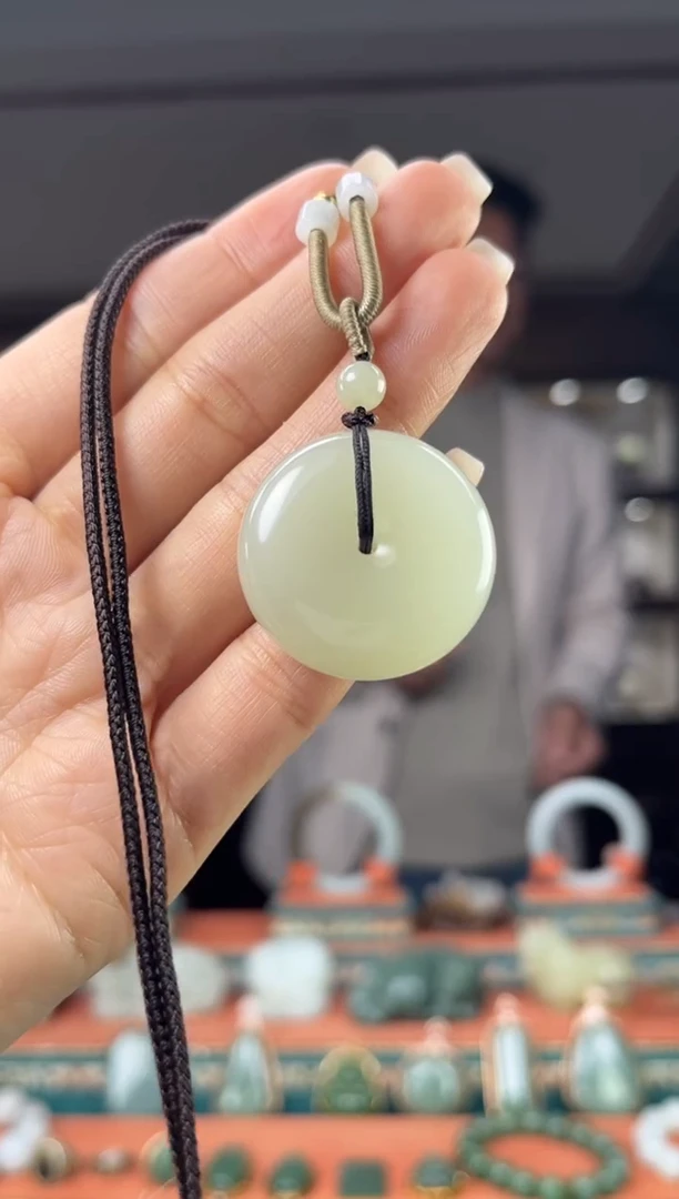 颈饰未镶嵌和田玉佩佩30mm左右