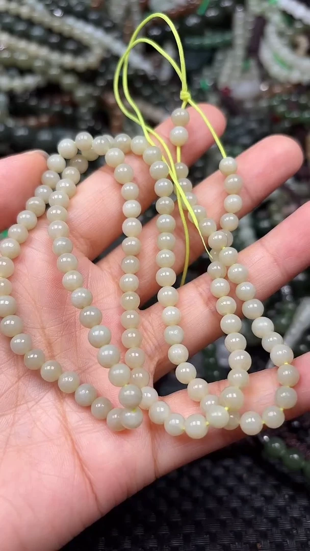 和田玉未镶嵌颈饰1