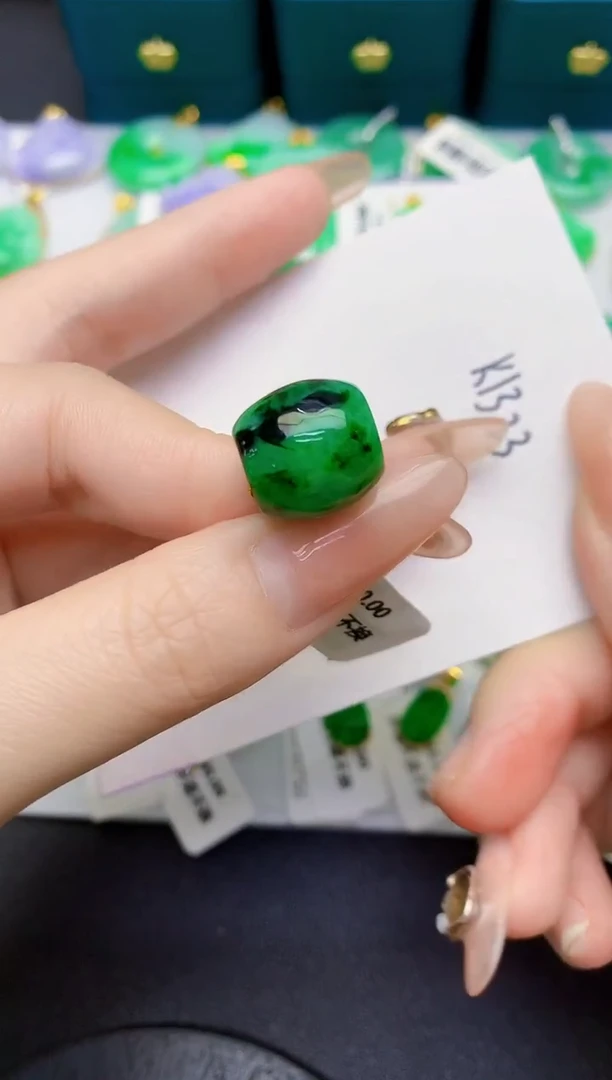 颈饰未镶嵌翡翠缅甸天然翡翠A货