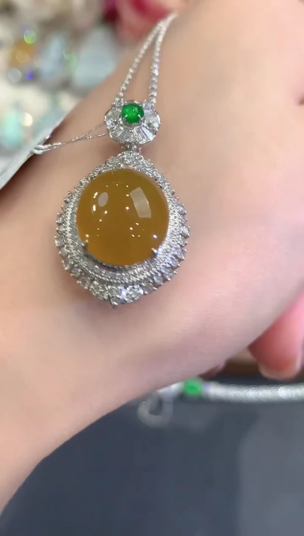 吊坠(不含链)18K金镶嵌翡翠q84