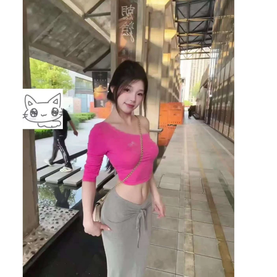 纯欲性感紧身长袖T恤女辣妹露肩设计感打底上衣+灰色包臀长裙套装