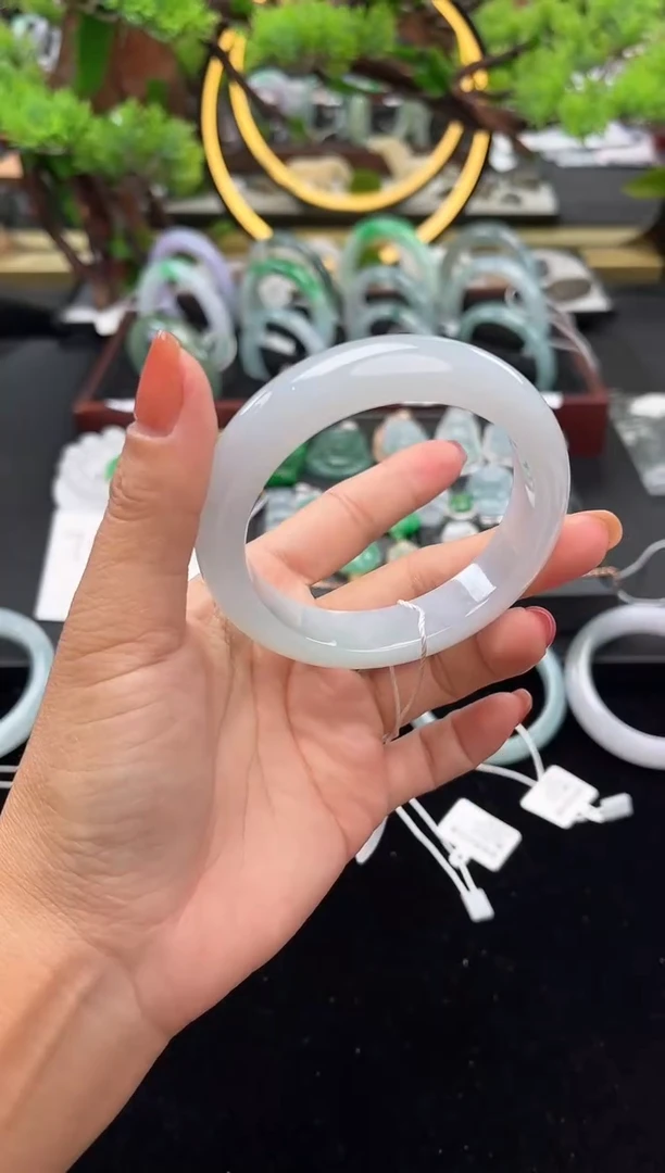 未镶嵌手镯翡翠手镯