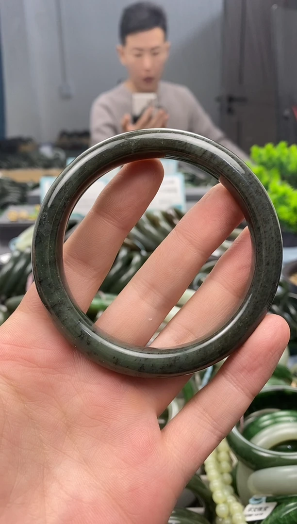 未镶嵌手镯和田玉63.4