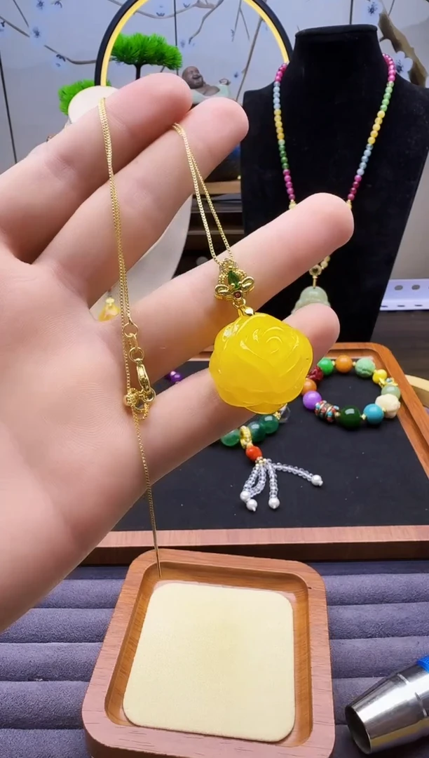 14K金镶嵌吊坠(赠链)蜜蜡D21