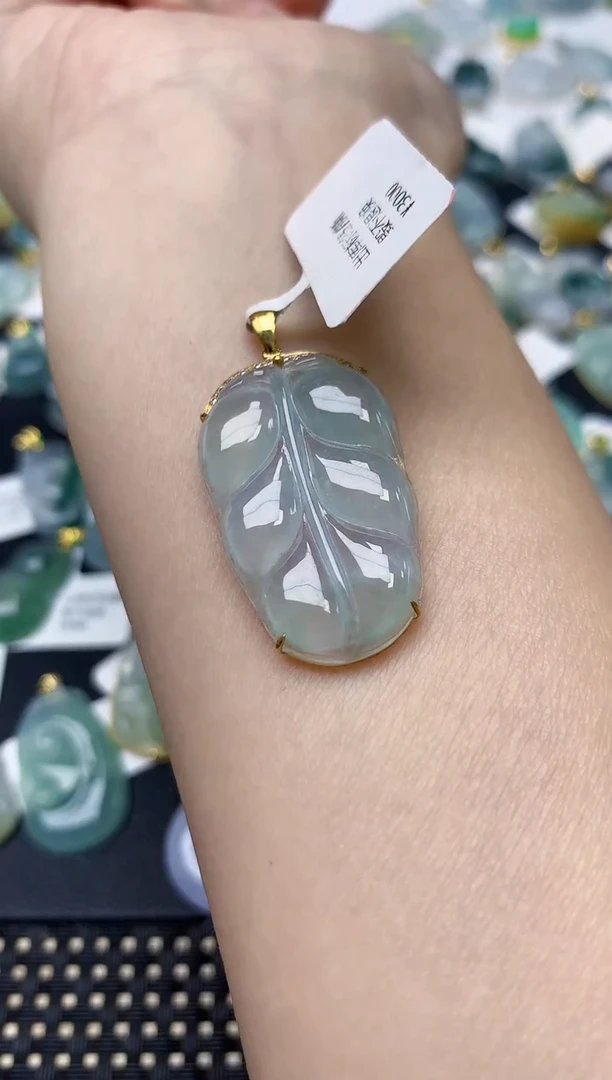 颈饰18K金镶嵌翡翠天然缅甸A货翡翠