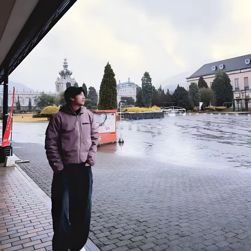 户外连帽冬季保暖防风羽绒服