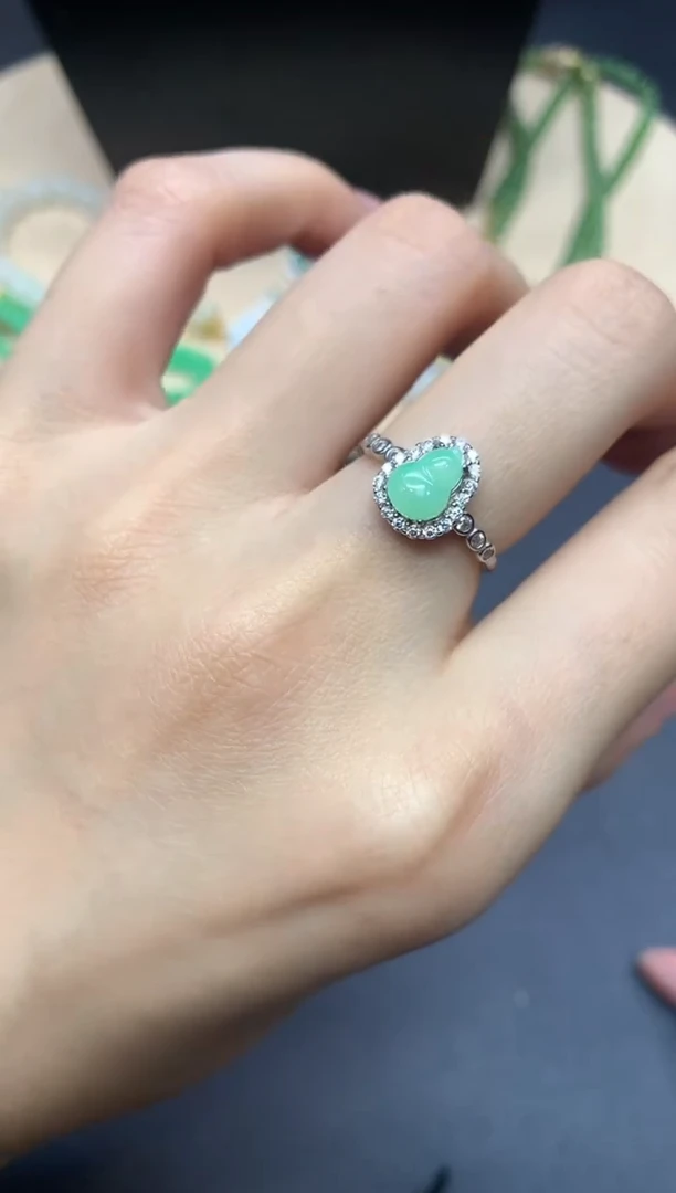 【闪购商品】翡翠戒指银S925镶嵌葫芦【无服务费】