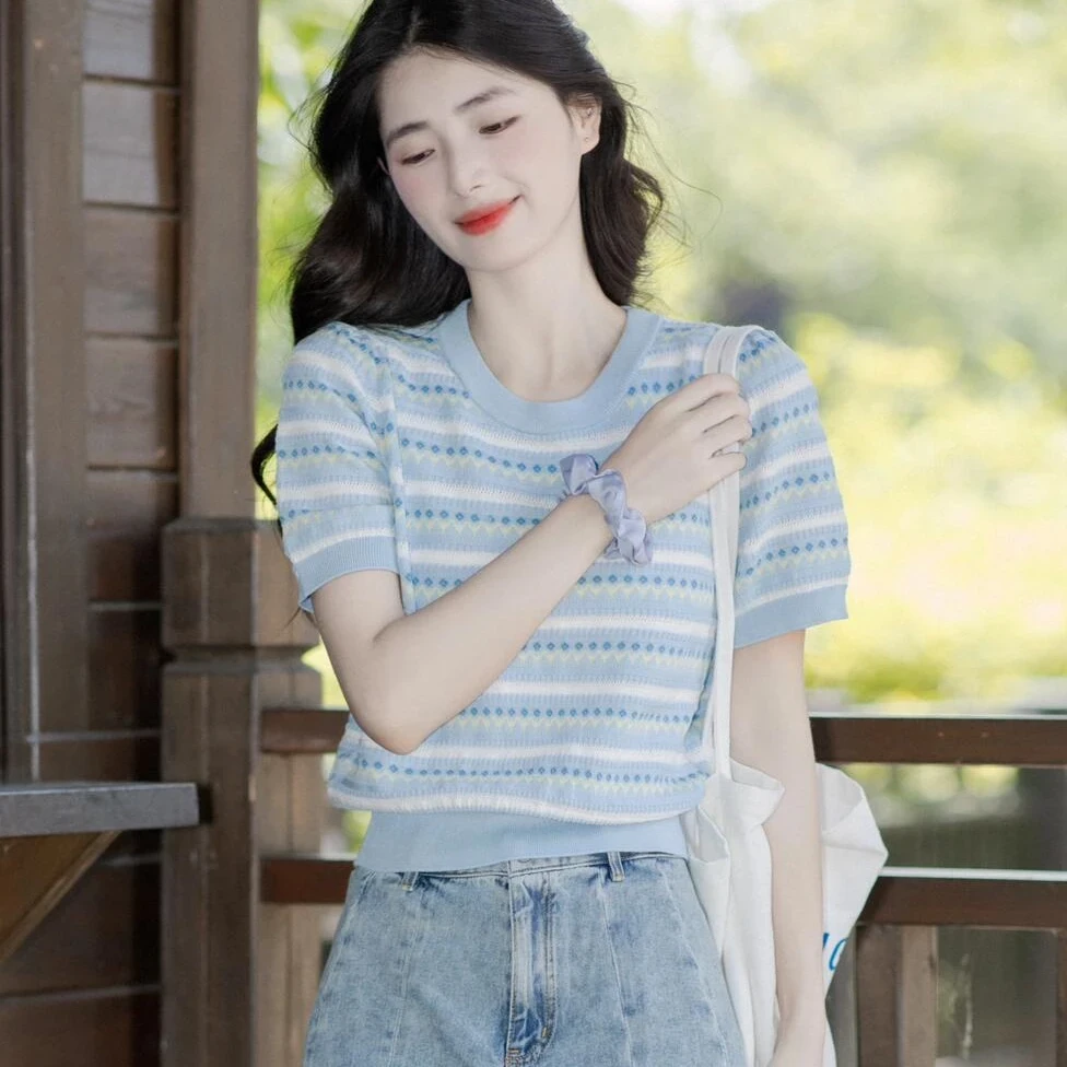 多巴胺蓝色条纹圆领减龄短袖针织独特别致上衣女夏季2025新款爆款