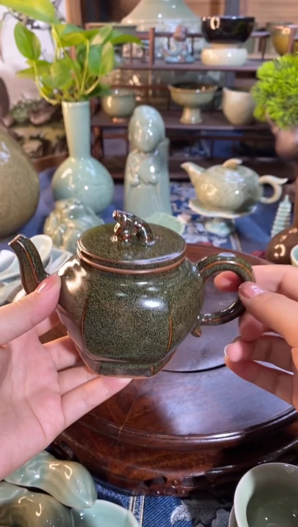 【闪购商品】122740 茶叶末釉壶 1只