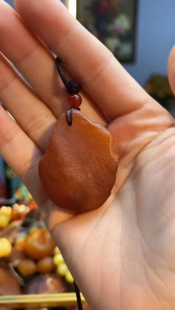 未镶嵌颈饰琥珀吊坠