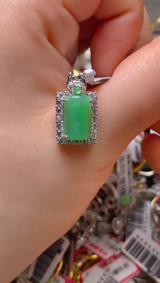 银S925镶嵌戒指翡翠百内无证书