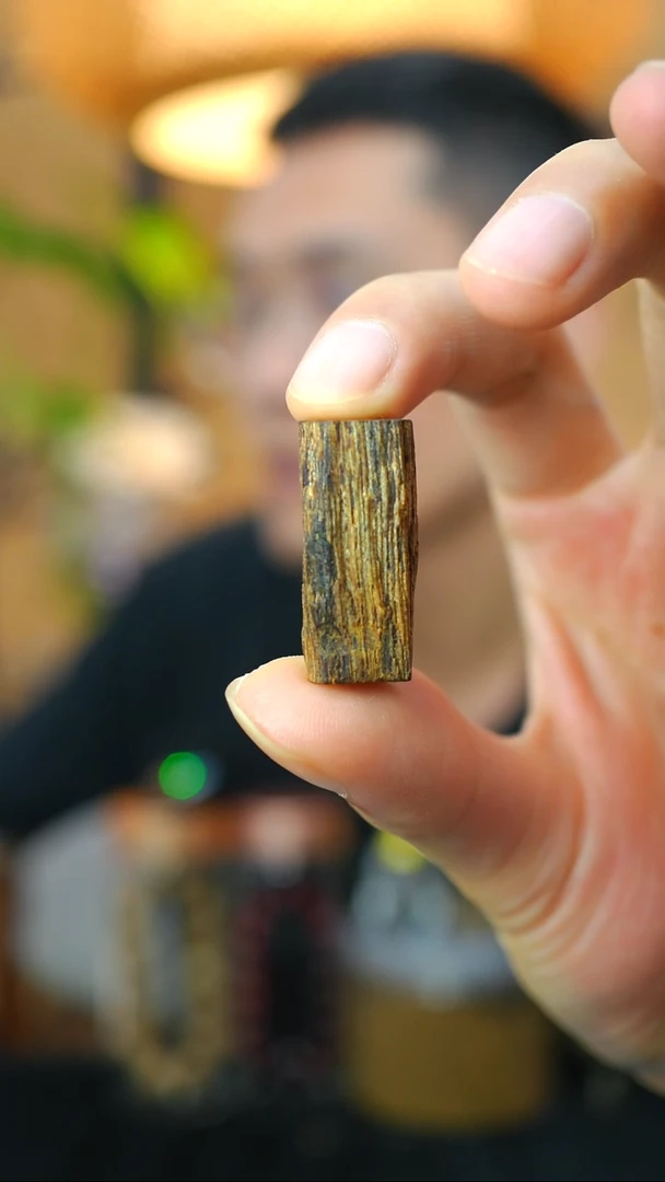 沉香吊坠海南天然野白奇楠吊坠