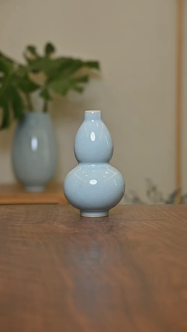葫芦瓶 天青 微瑕 朱家汝窑款